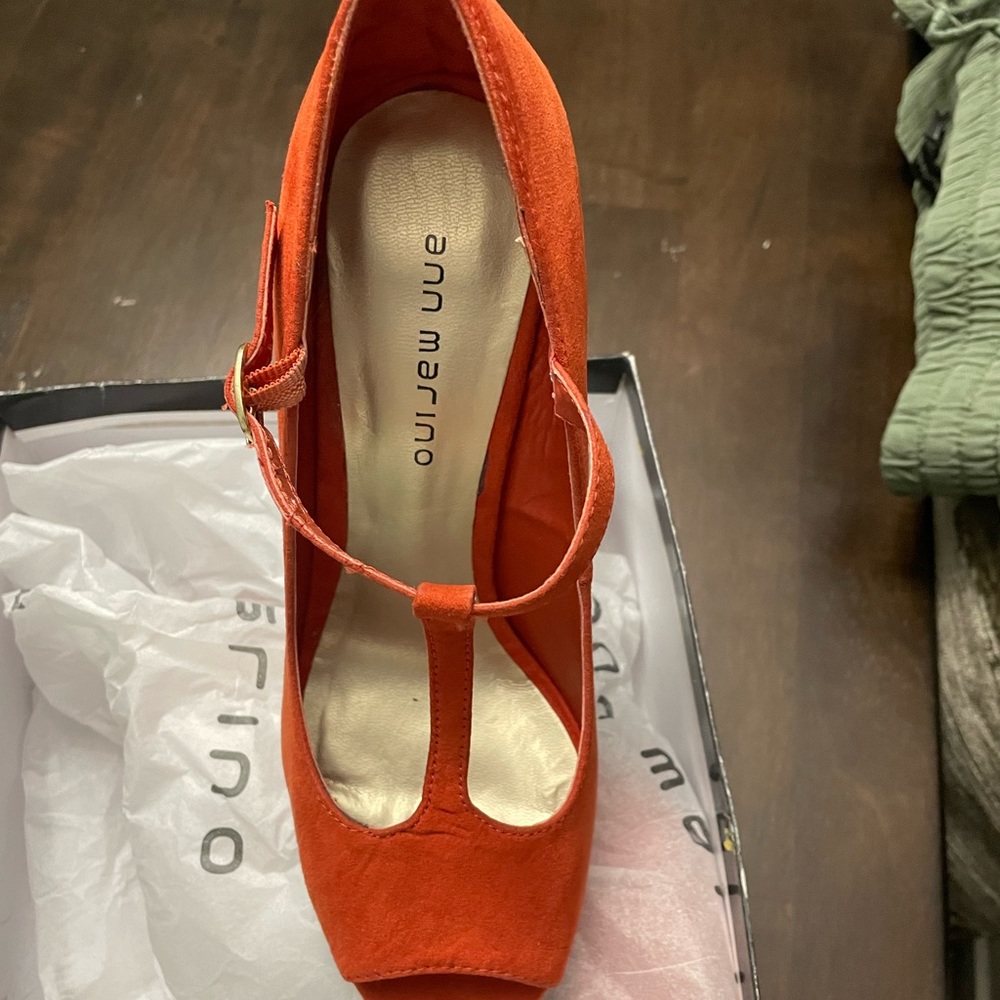 Crazy cute heels.